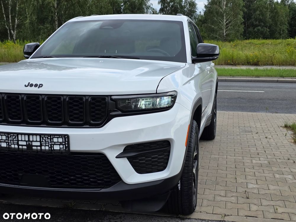 Jeep Grand Cherokee - 8