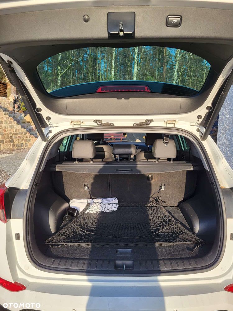 Hyundai Tucson 2.0 CRDI 4WD Automatik Premium - 11