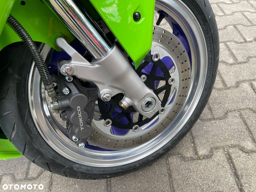 Kawasaki ZX - 22