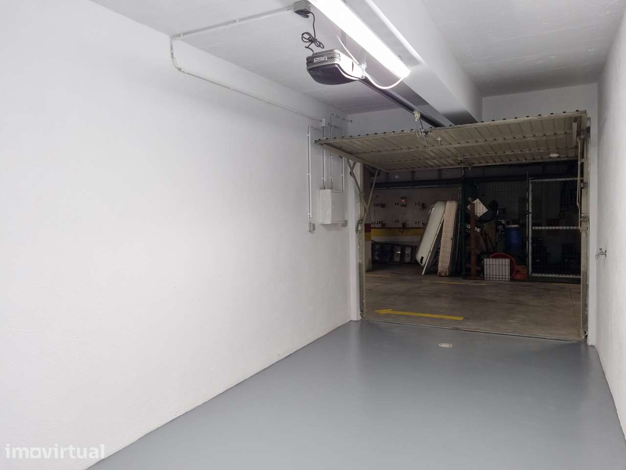 Vende-se garagem box  no centro de Alcabideche. - Grande imagem: 5/8