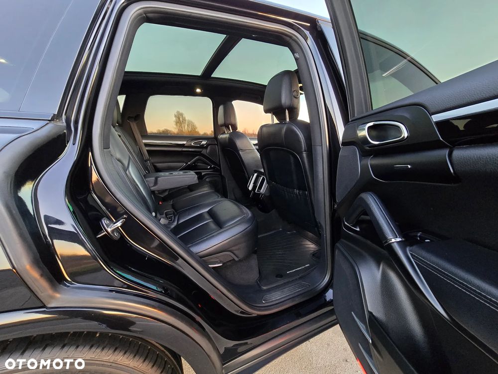 Porsche Cayenne - 8