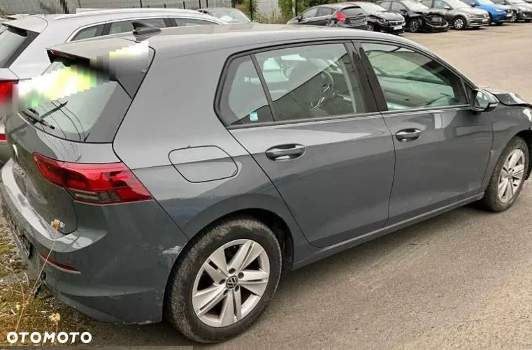 Volkswagen Golf VIII 1.5 eTSI Style DSG - 8