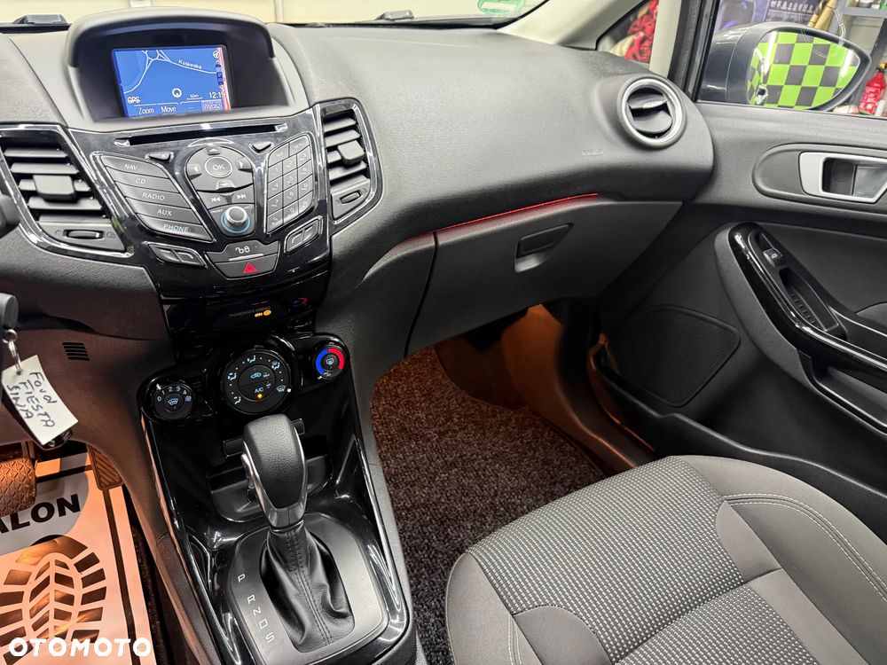 Ford Fiesta - 25