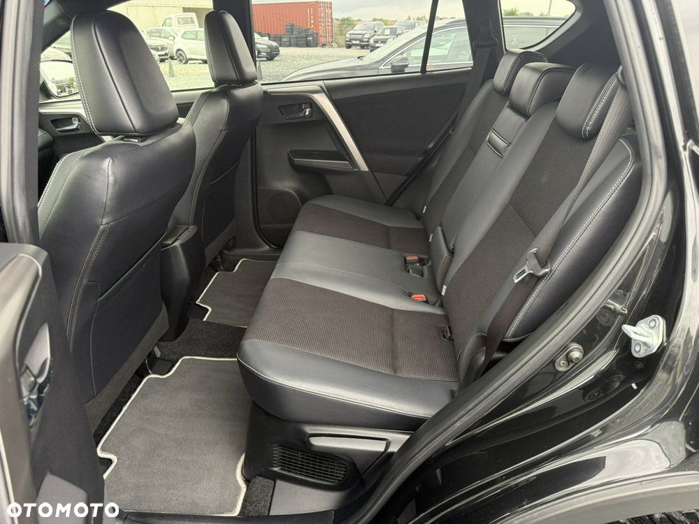 Toyota RAV4 Hybrid Premium 4x2 - 17