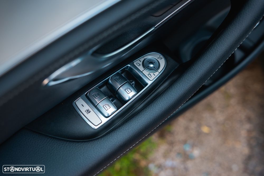 Mercedes-Benz E 300 de AMG Line - 17