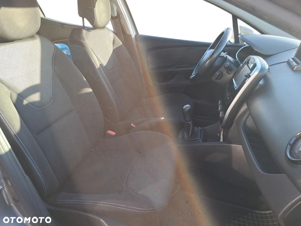 Renault Clio 1.2 16V Alize - 13