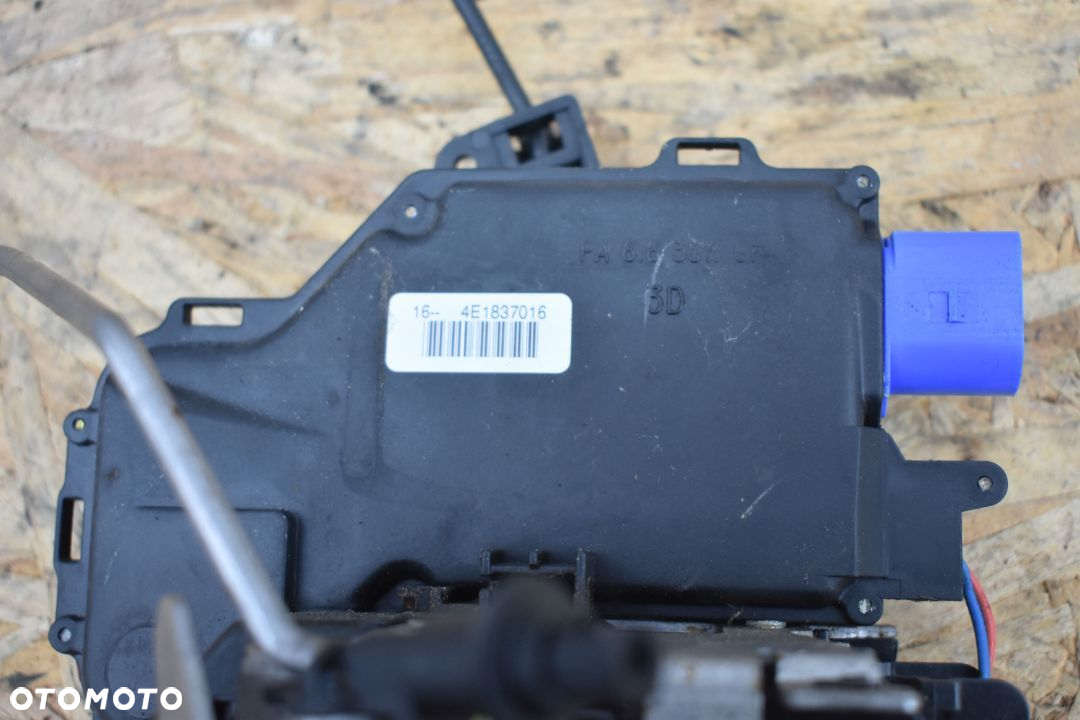 ZAMEK DRZWI PRAWY PRZÓD AUDI A8 d3 4E1837016 7PIN - 5