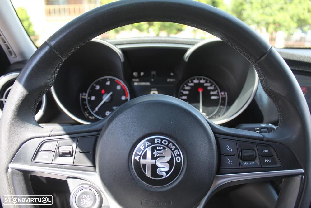 Alfa Romeo Giulia 2.2 D Super AT8 - 16
