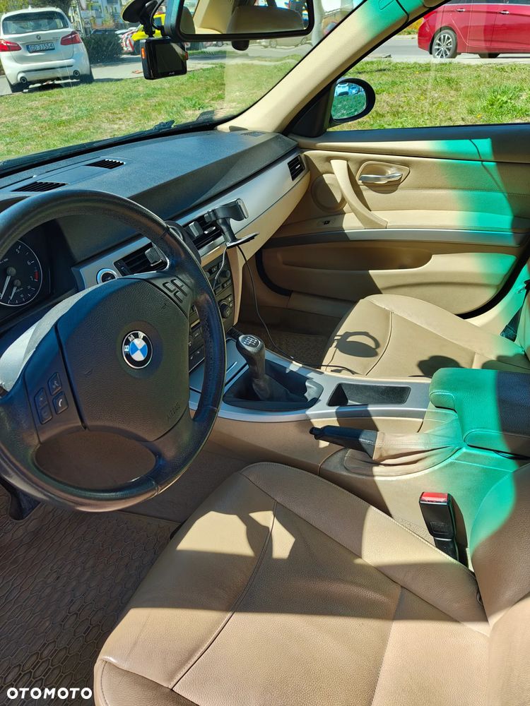 BMW Seria 3 320i - 13