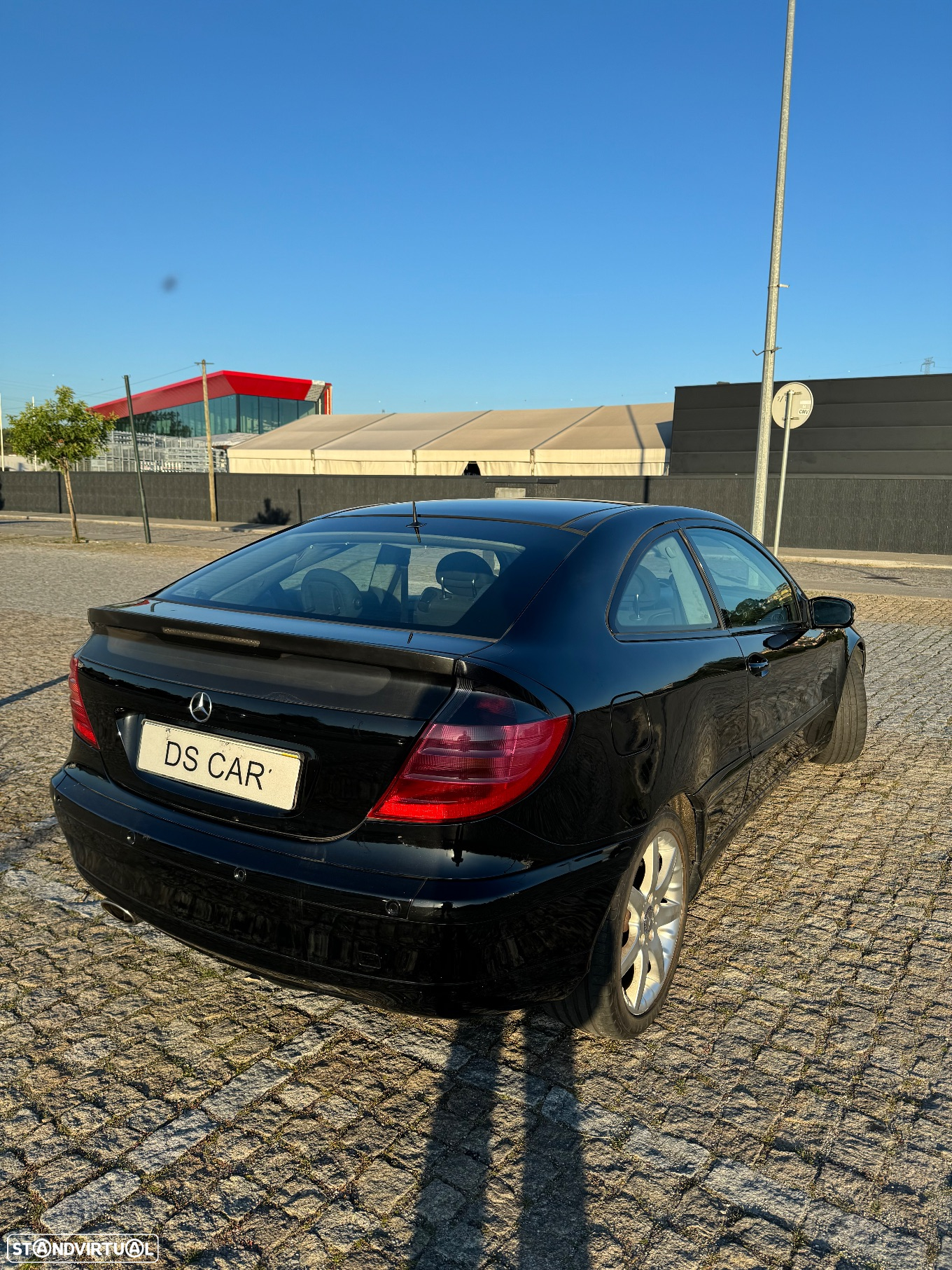 Mercedes-Benz 200 - 4
