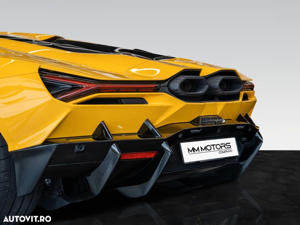 Lamborghini Revuelto - 14