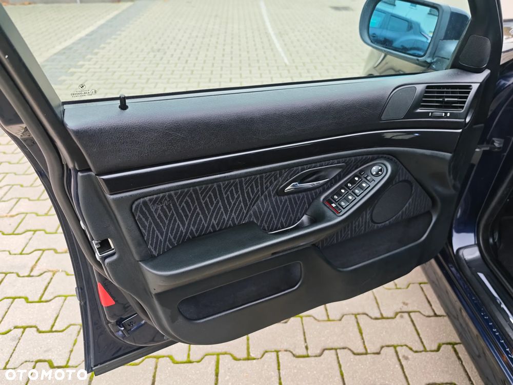 BMW Seria 5 - 28