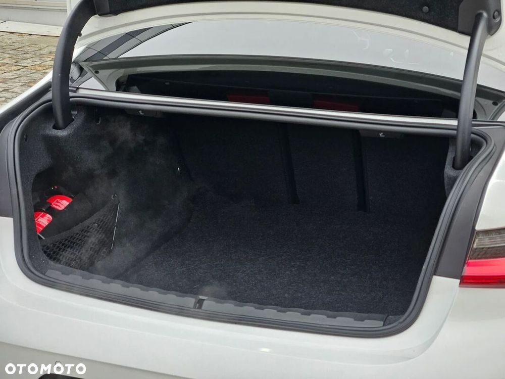 BMW Seria 3 320i xDrive M Sport - 18