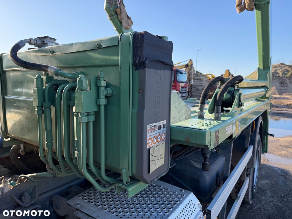 Mercedes-Benz Axor - 11