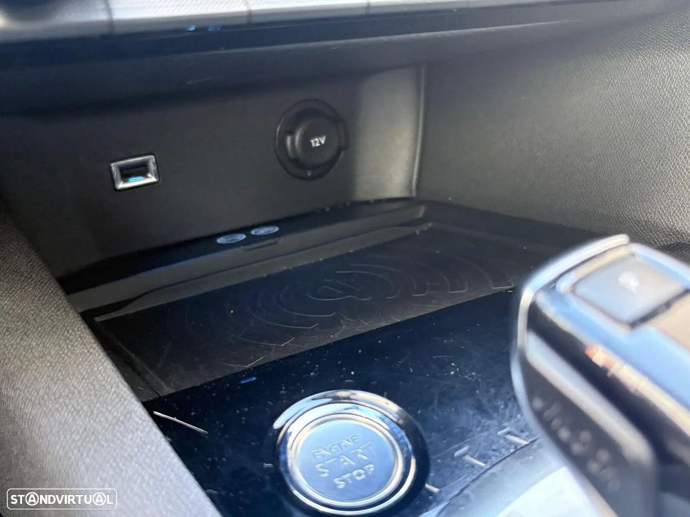 Peugeot 3008 1.2 PureTech Allure EAT8 - 53