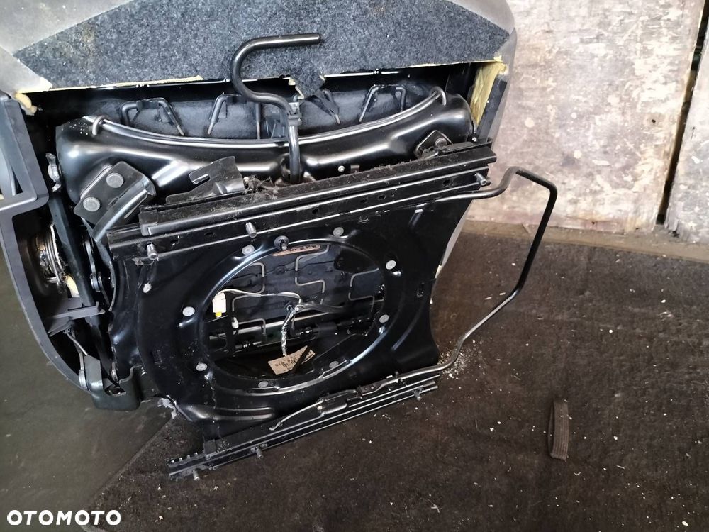 FOTEL LEWY PRZÓD OBROTOWY KIEROWCY PEUGEOT 807 I - 9
