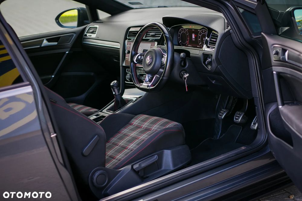 Volkswagen Golf GTI 2.0 TSI OPF Performance - 15