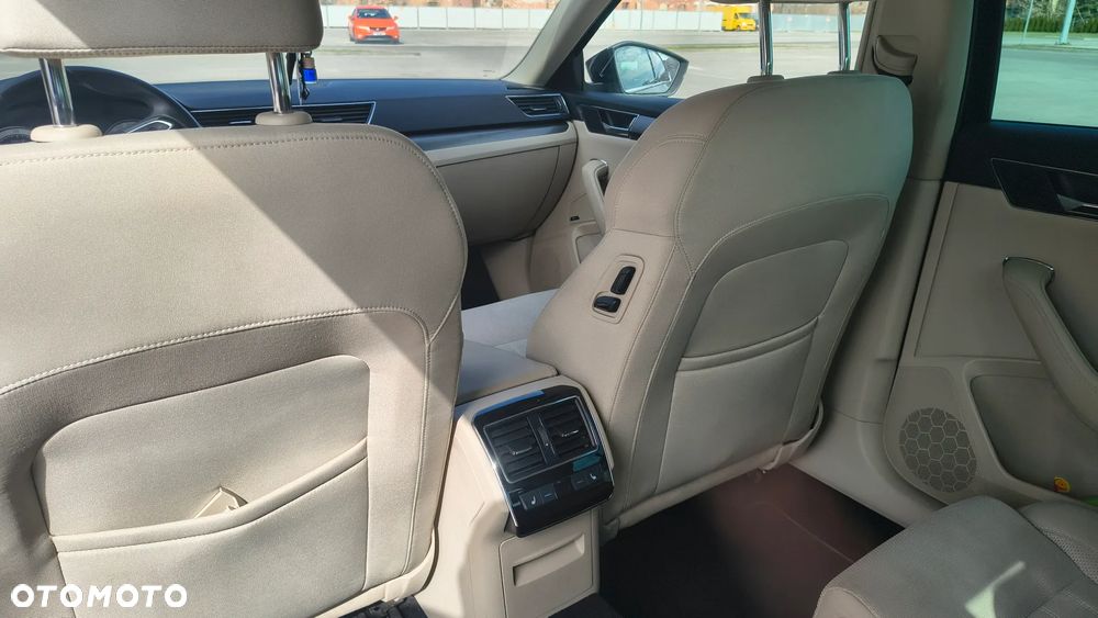 Skoda Superb 2.0 TDI SCR 4x4 Scout DSG - 12