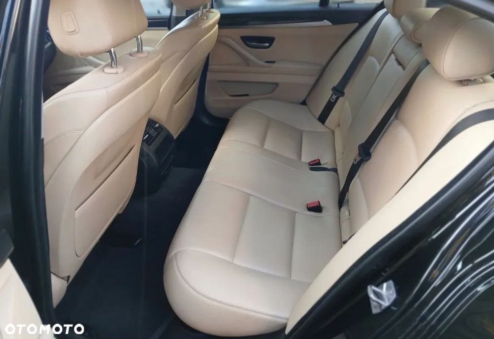 BMW Seria 5 520d - 13