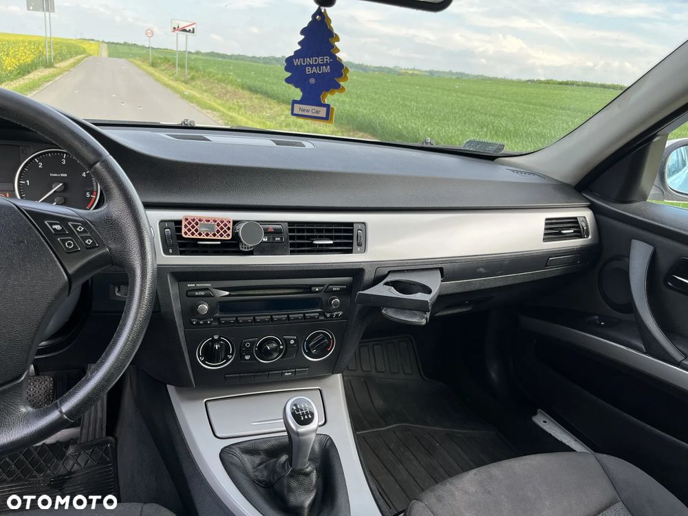BMW Seria 3 320d - 12