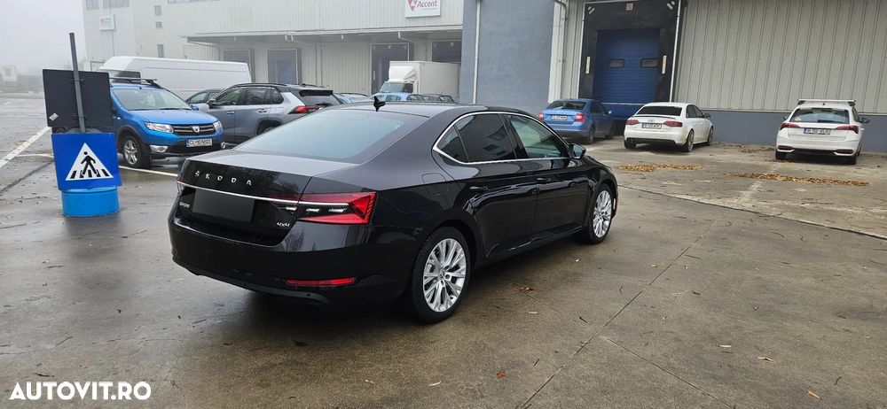 Skoda Superb 2.0 TDI 4X4 DSG Style - 8