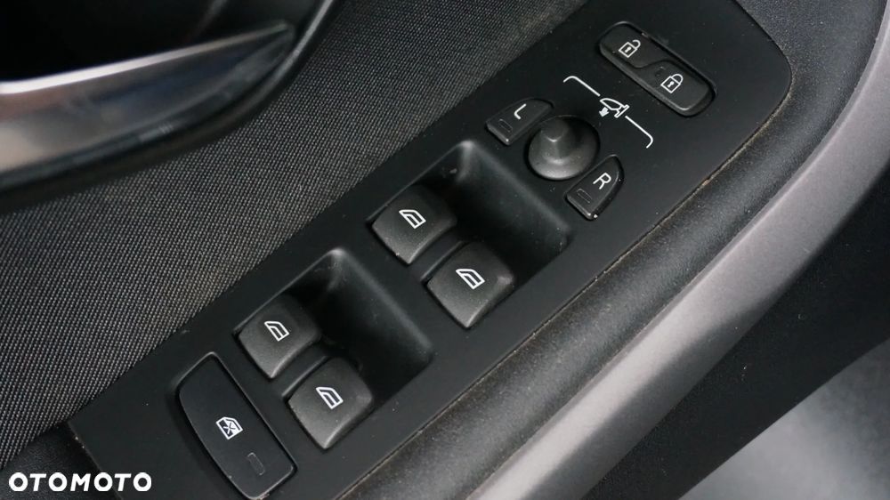 Volvo V40 Cross Country D3 Drive-E SCR Momentum - 31