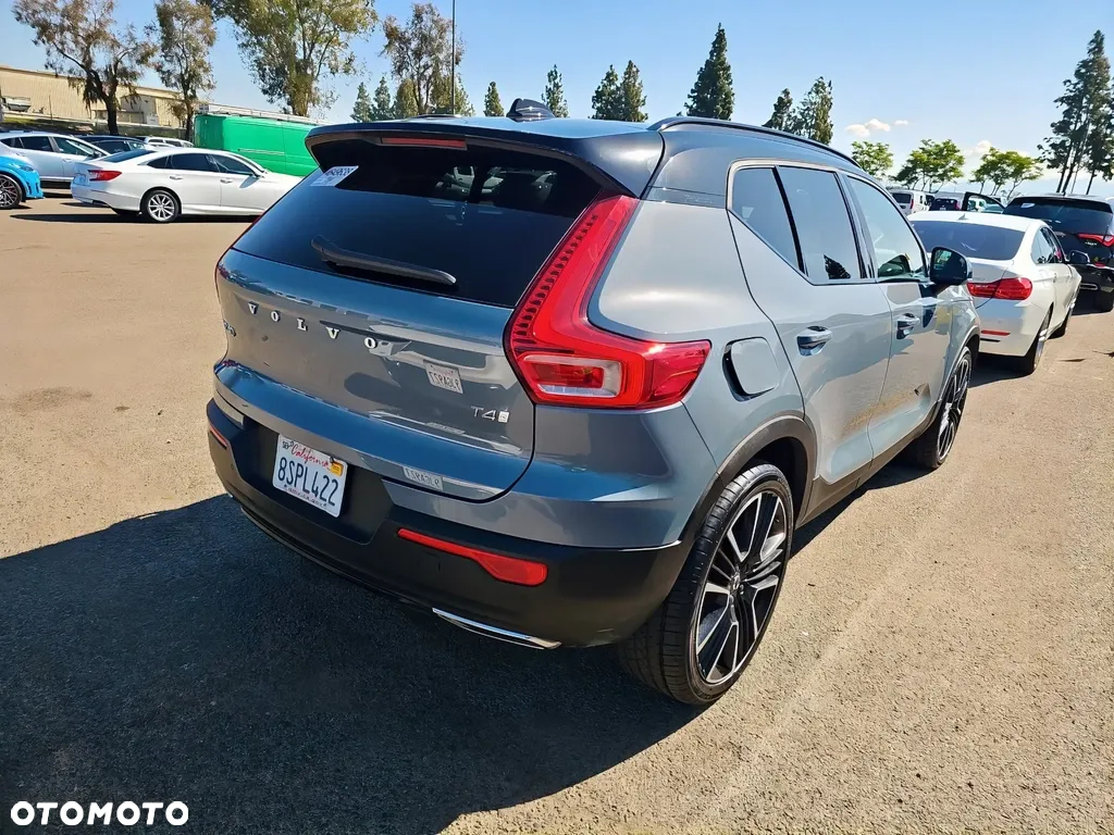 Volvo XC 40 T4 AWD R-Design - 6