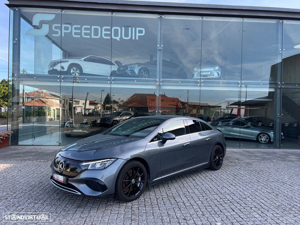 Mercedes-Benz EQE 300 Electric Art