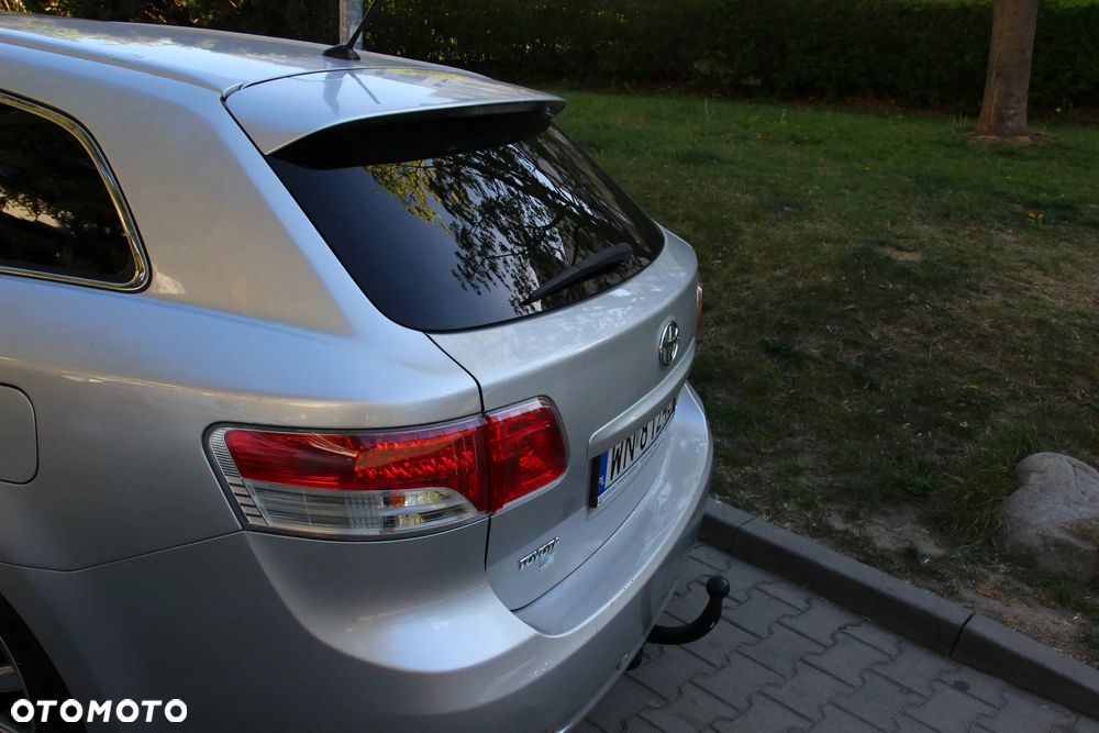 Toyota Avensis 2.0 Prestige NAVI - 12