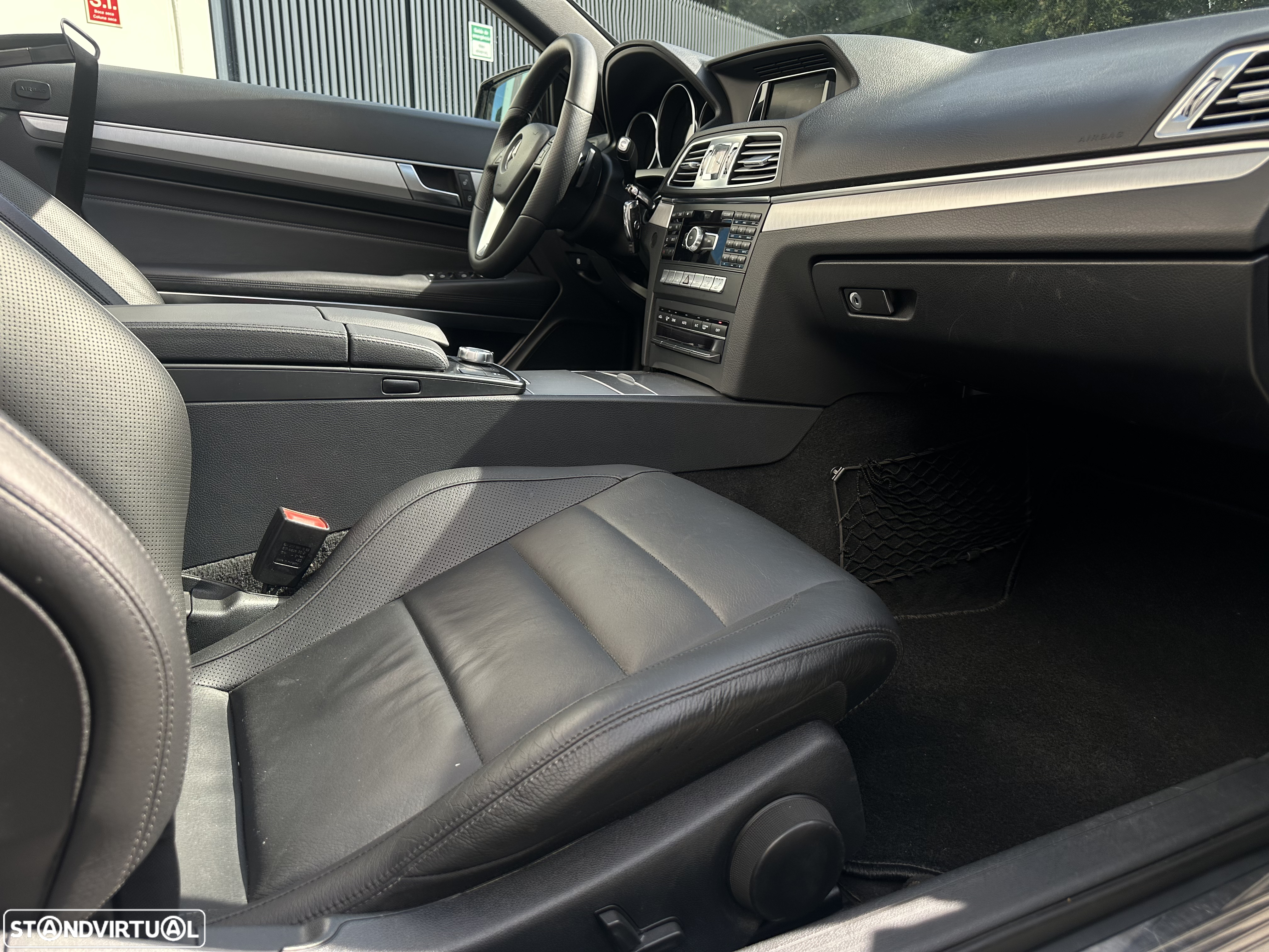 Mercedes-Benz E 220 CDi Elegance BlueEfficiency Auto - 27