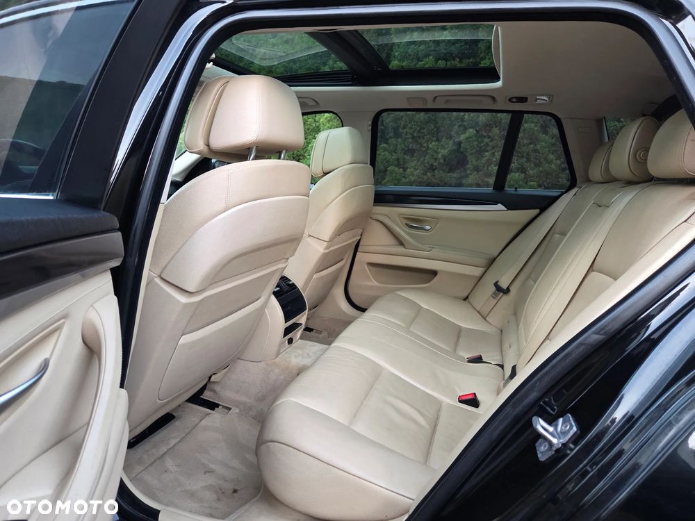 BMW Seria 5 535i Luxury Line - 12