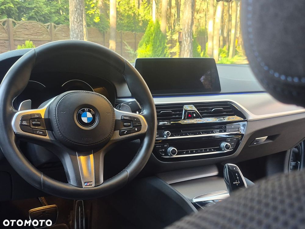 BMW Seria 5 520d xDrive M Sport sport - 10