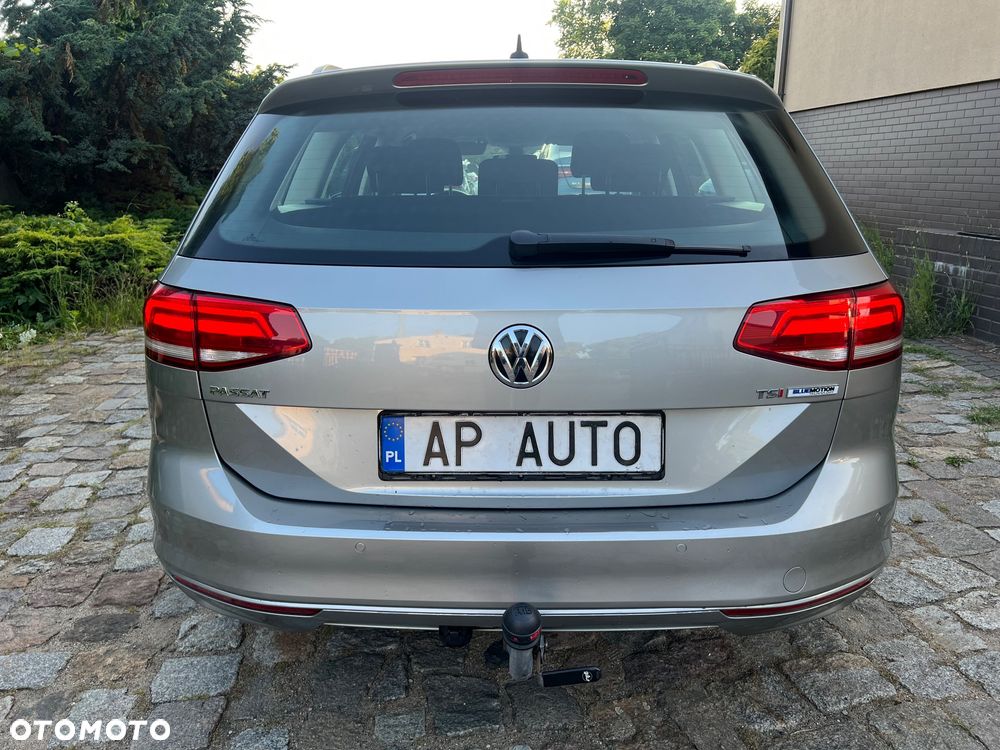 Volkswagen Passat - 4