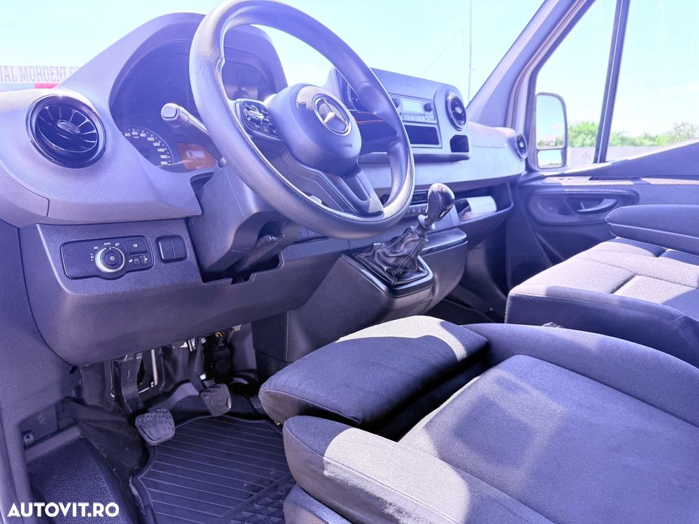 Mercedes-Benz Sprinter - 19