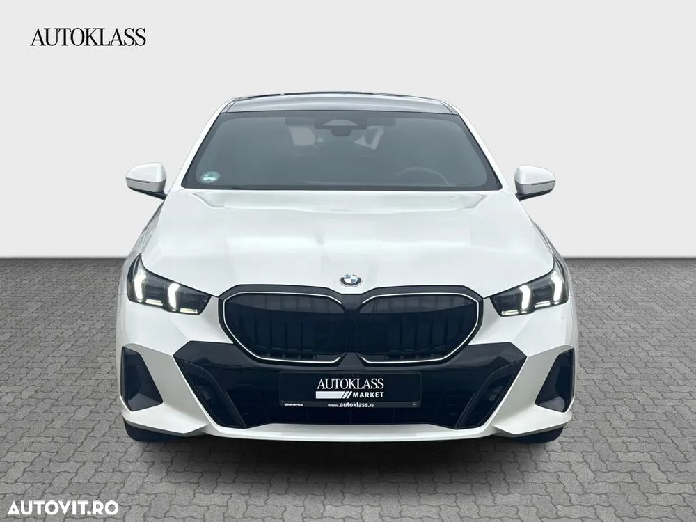 BMW Seria 5 520i AT MHEV - 8