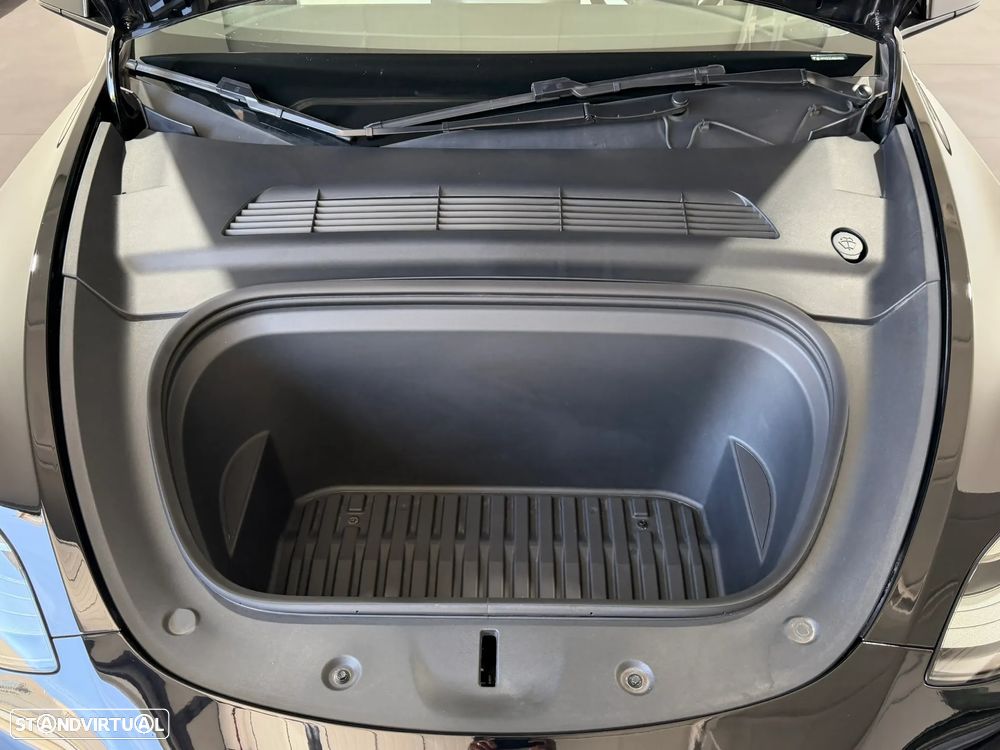 Tesla Model Y Performance Dual Motor AWD - 47