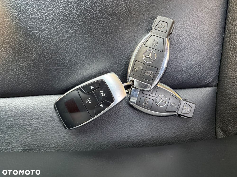 Mercedes-Benz Klasa V 300 d lang 4Matic 9G-TRONIC Avantgarde Edition - 27