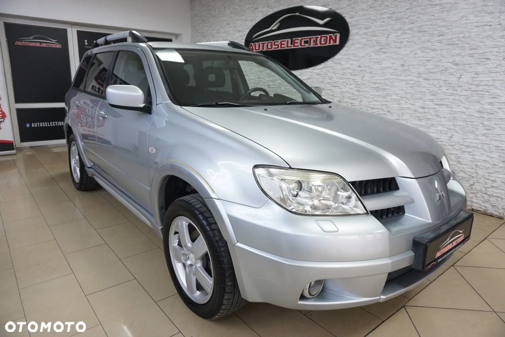 Mitsubishi Outlander 2.0 4WD Invite - 8
