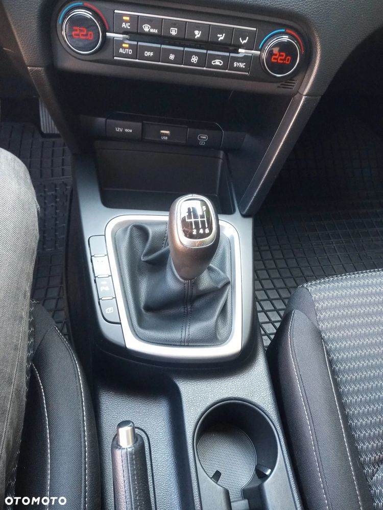 Kia Ceed 1.5 T-GDI M - 21