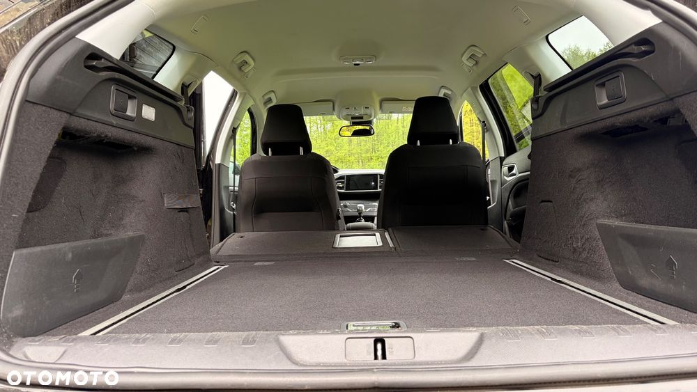 Peugeot 308 PureTech 130 GPF Stop & Start Allure Business-Paket - 28