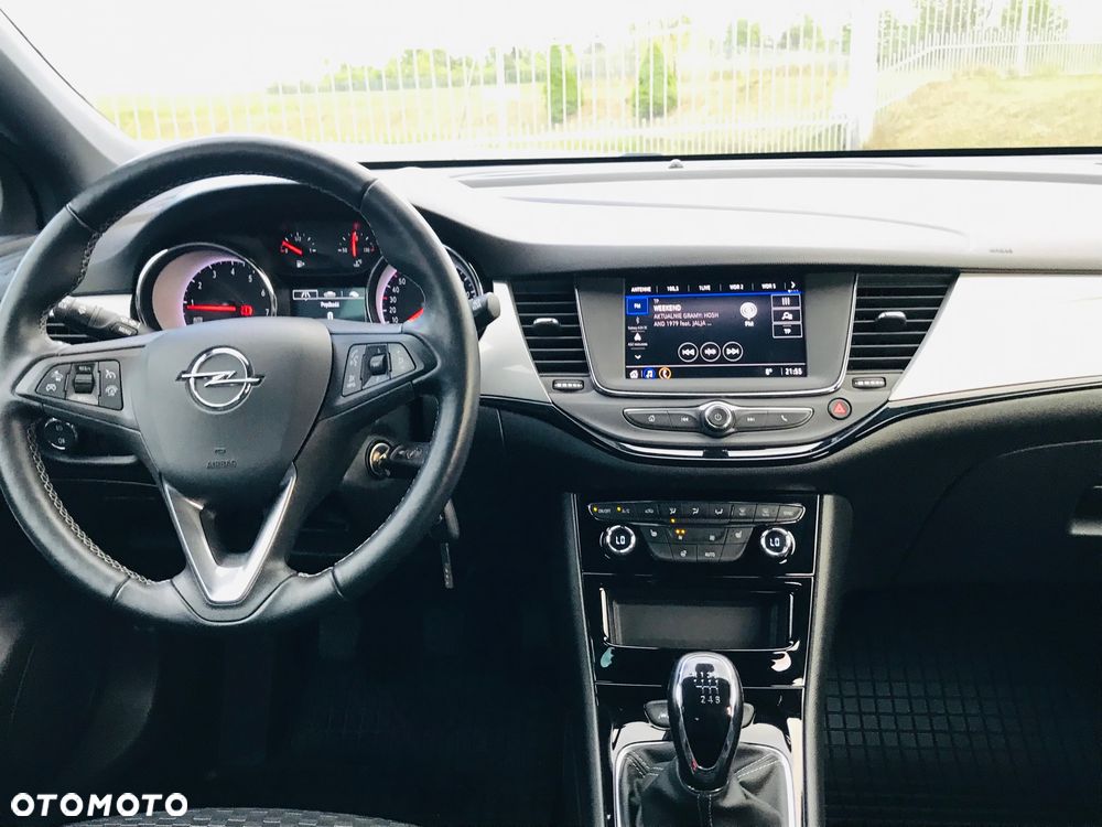 Opel Astra 1.2 Turbo Start/Stop Design&Tech - 24