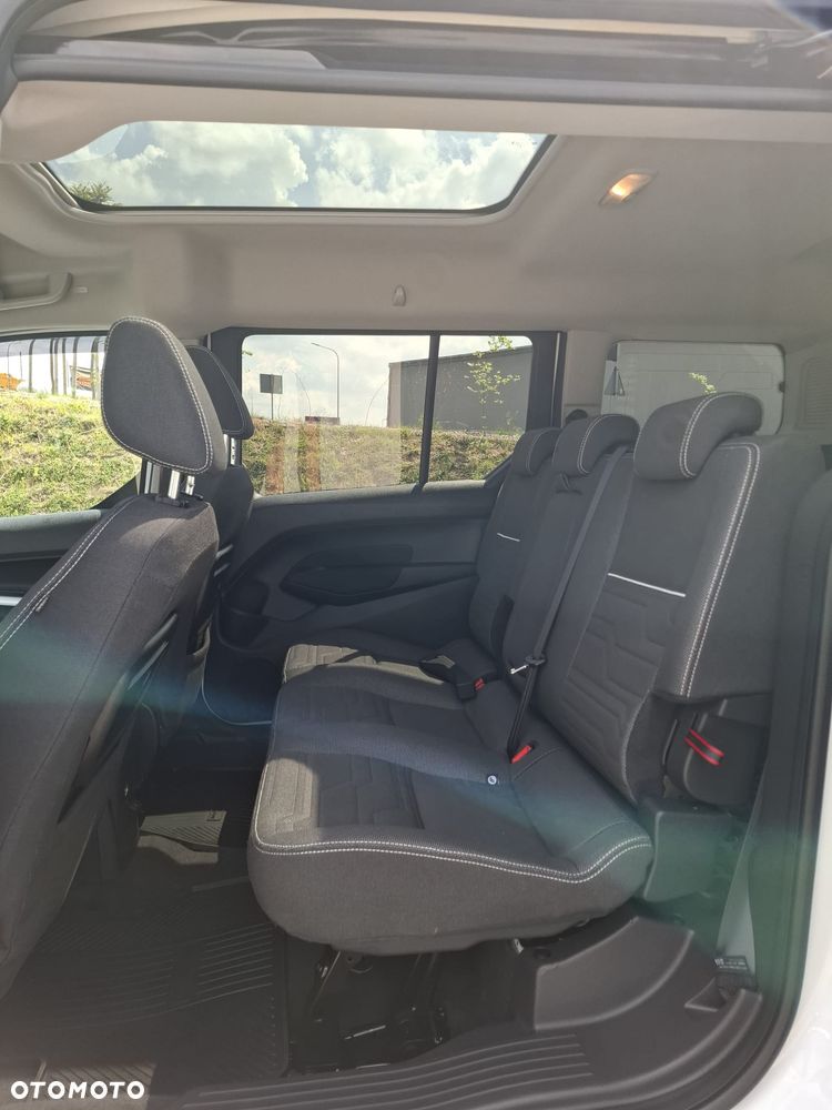 Ford Tourneo Connect Grand ver-grand-1-5-tdci-start-stop-titanium - 19