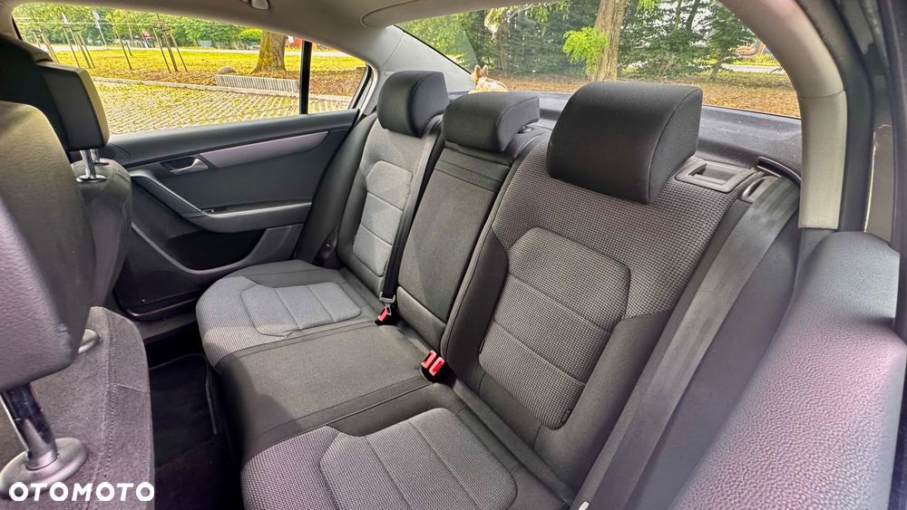 Volkswagen Passat 1.8 TSI Exclusive - 34