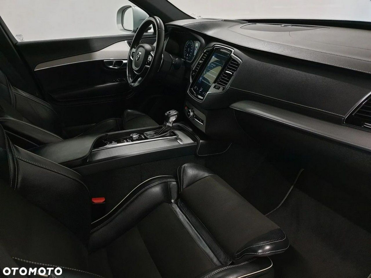 Volvo XC 90 D5 AWD R-Design - 40