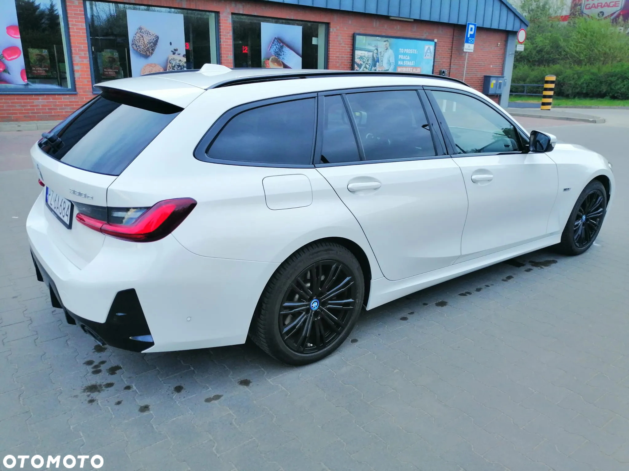 BMW Seria 3 330e M Sport sport - 11