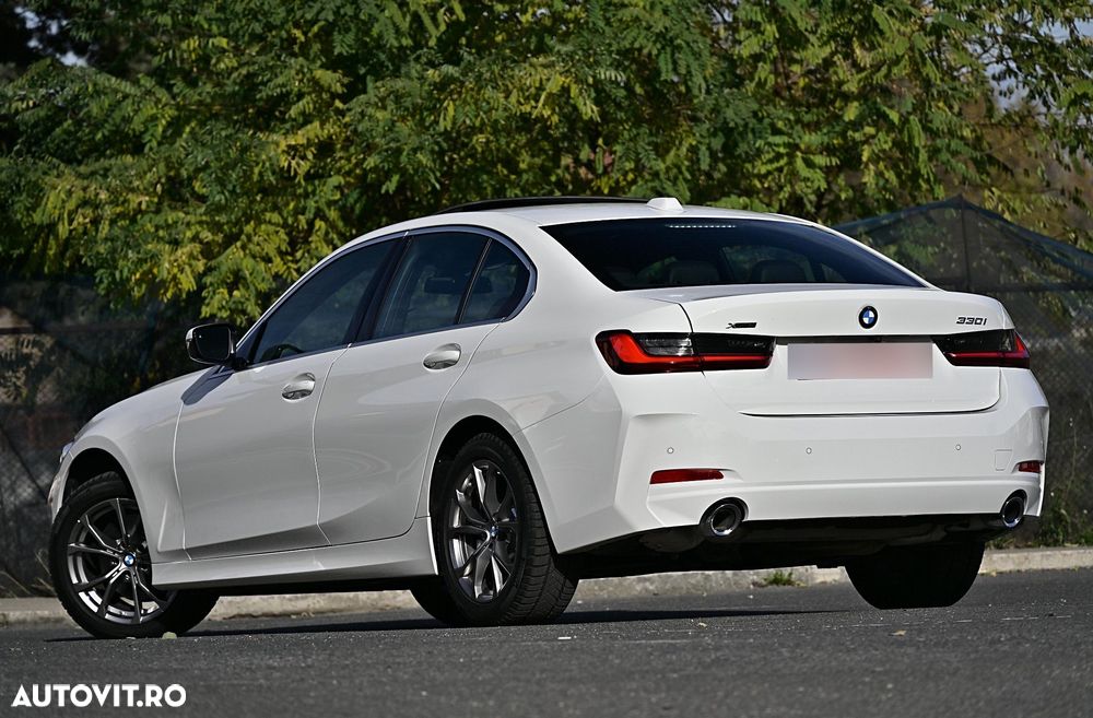 BMW Seria 3 330i xDrive AT - 8