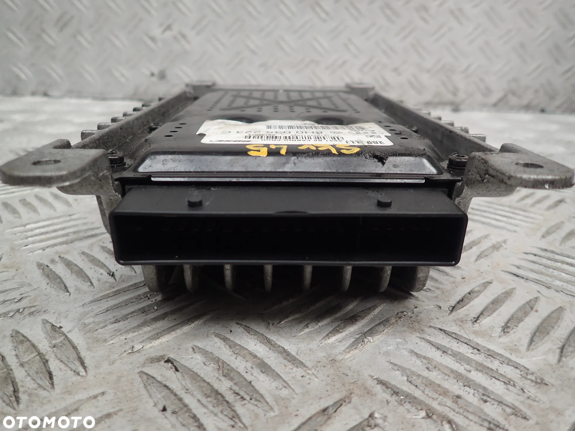 AUDI A4 B6 B7 WZMACNIACZ RADIA BOSE 8H0035223C - 3
