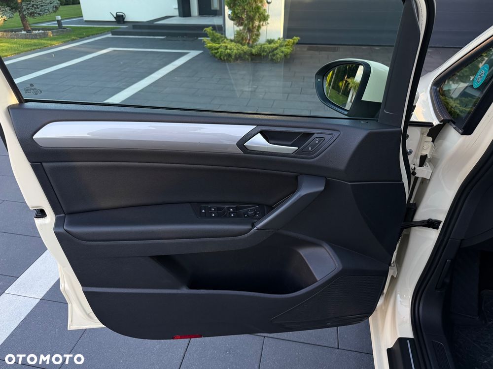 Volkswagen Touran 2.0 TDI SCR DSG Trendline - 14