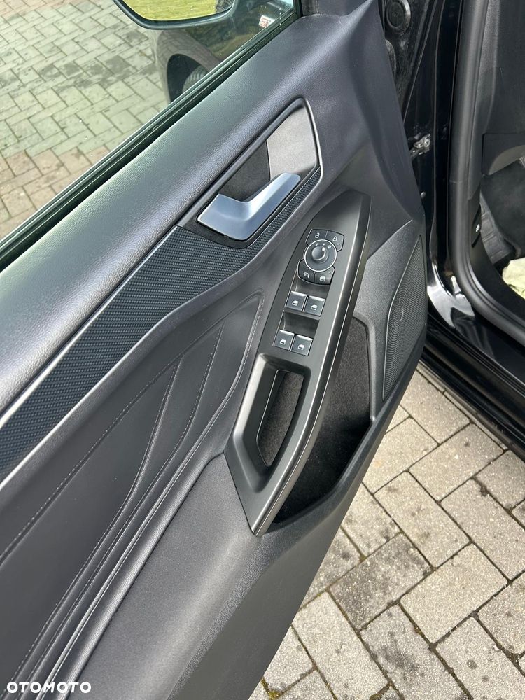 Ford Focus 1.0 EcoBoost Hybrid ST-LINE - 13