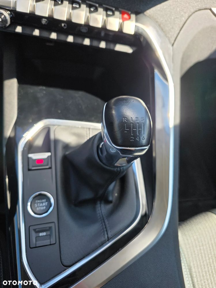 Peugeot 3008 - 18